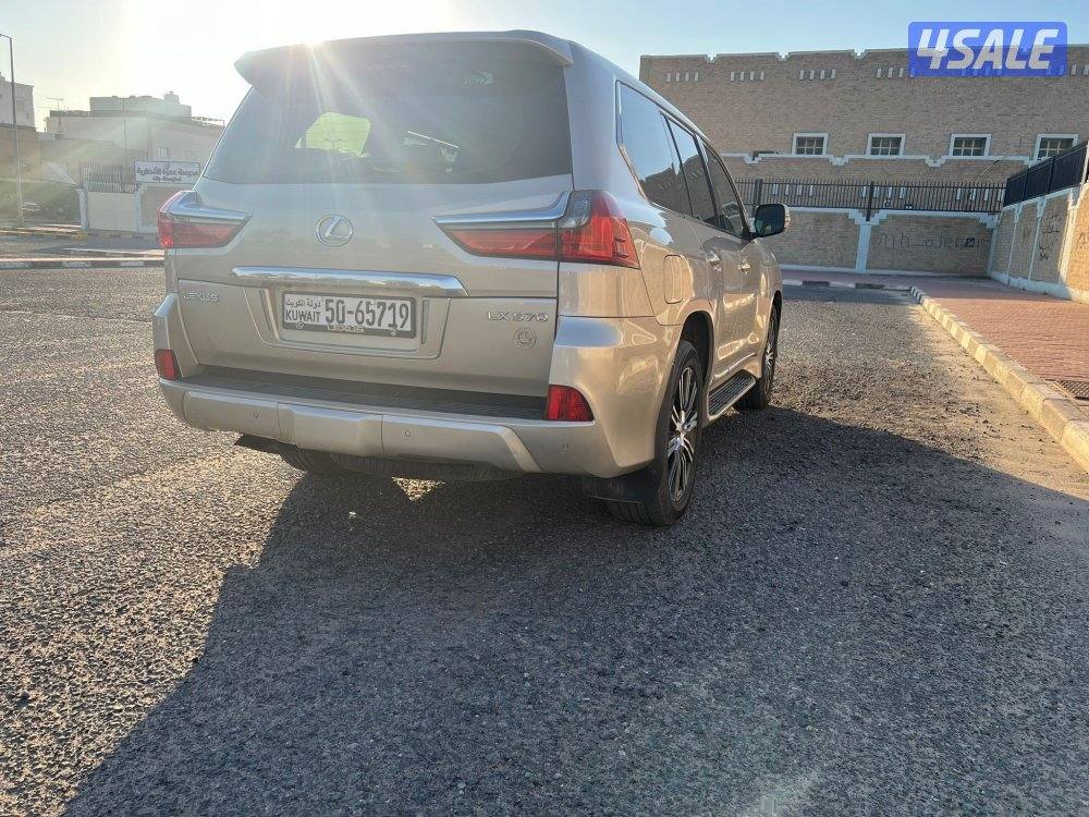 لكزس LX570 الساير 2019 درجه اولى بحاله الوكاله عداد 129 الف7