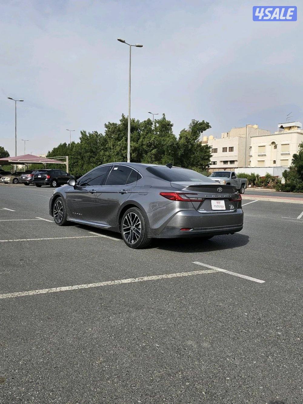 Toyota Camry GLE 20251