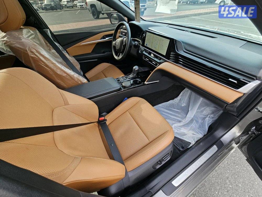 Toyota Camry GLE 20258