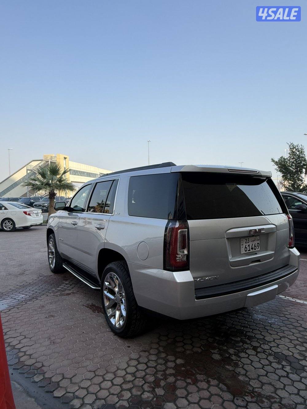 للبيع يوكن 2017 SLT2