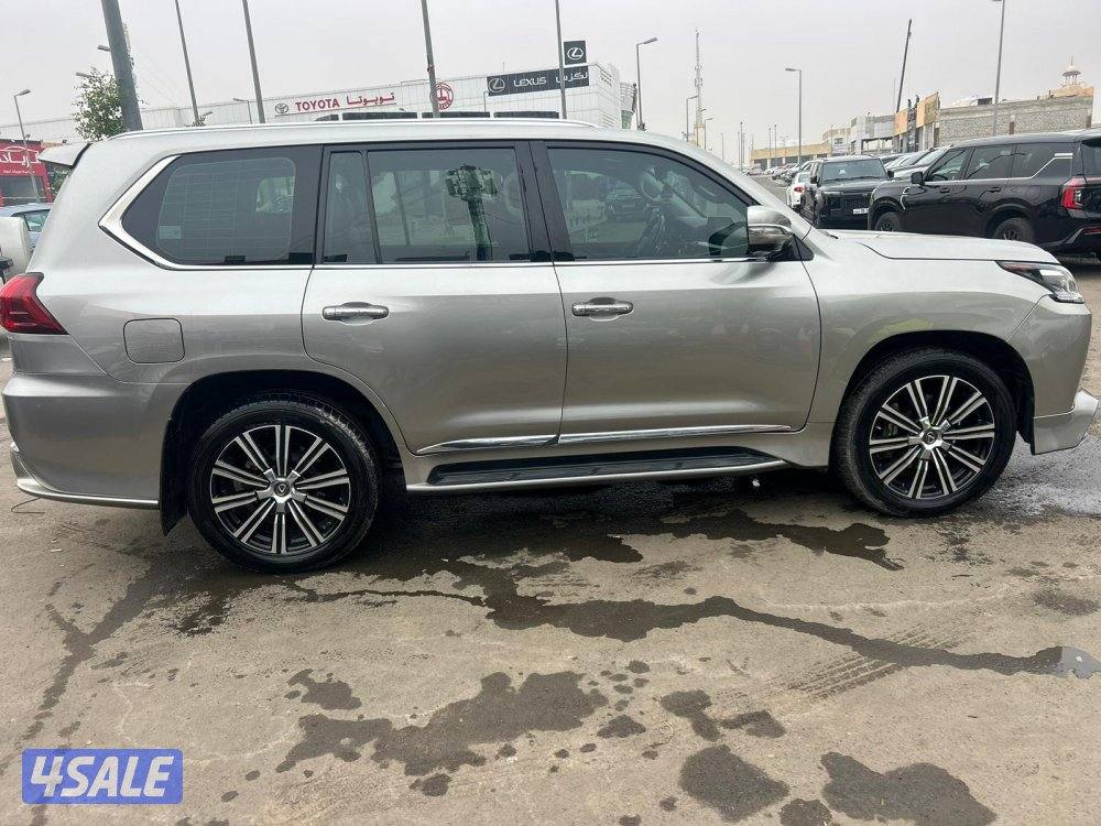 لكزس LX570 s موديل 2018 ماشى 140.000 k.m  وارد الساير .3