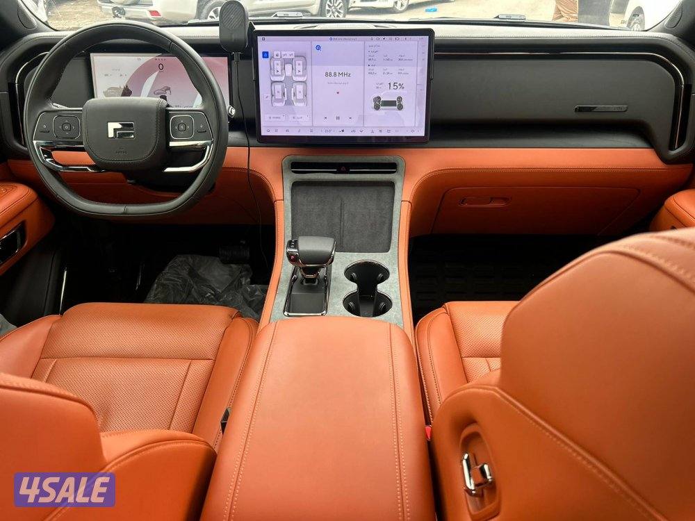 ROX - 01 موديل 2025 ماشى 29.000 k.m4