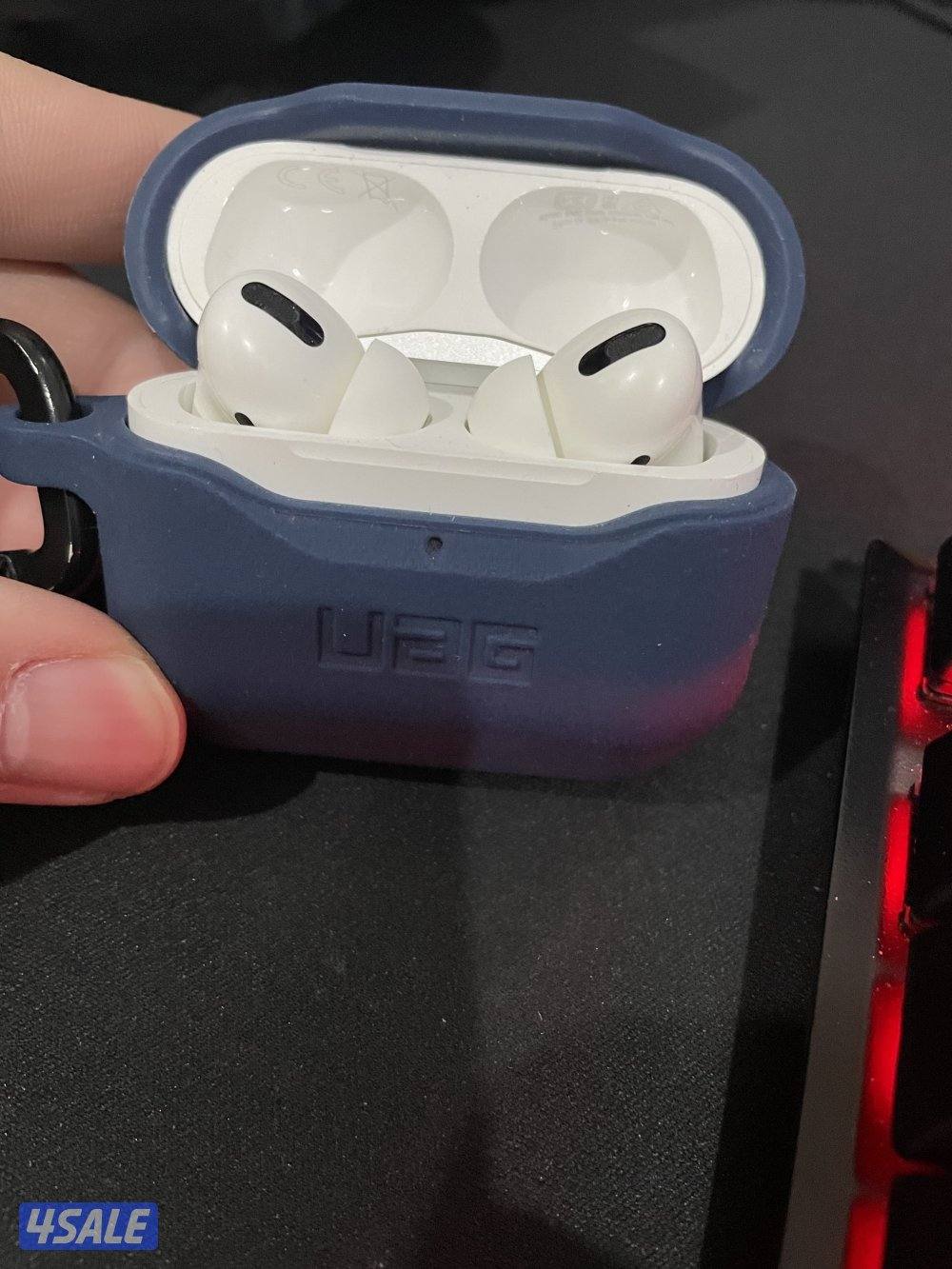 Apple airpods pro 11