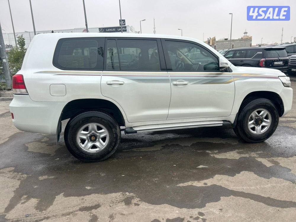 لاند كروزر GX.R-V6 موديل 2016 ماشى 269.000 k.m   وارد الخليج .3