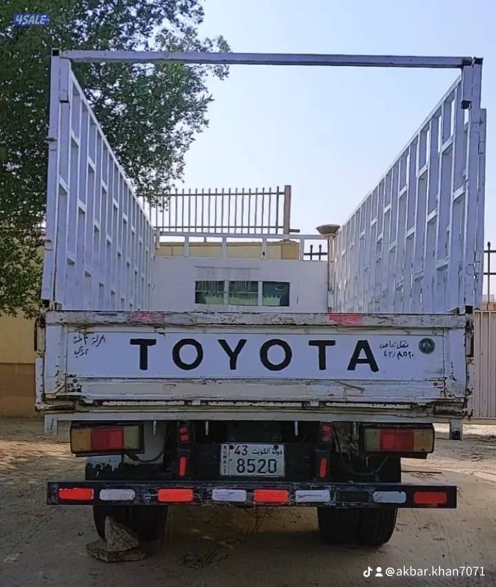 للبيع هاف لوري موديل 20020