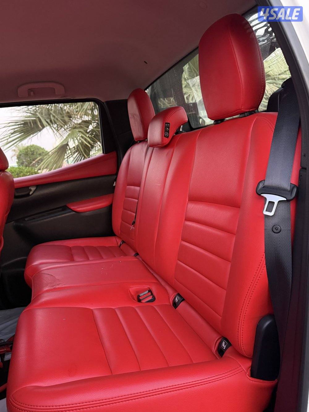 للبيع وانيت مرسيدس x250d موديل 2018(ديزل )4