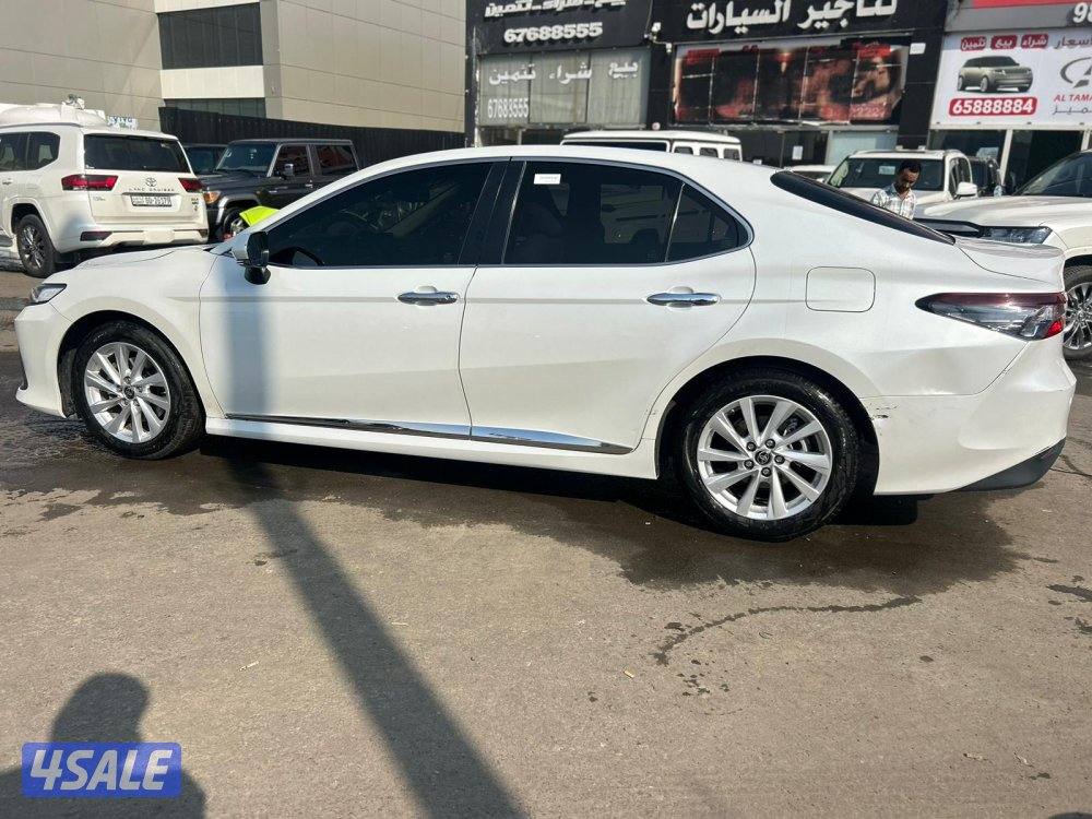 تويوتا  كامرى V4 -GLE موديل 2023 ماشى 82.000 k.m2