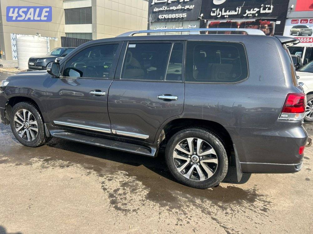 لاند كروزرGX.R تورينق-V8 موديل 2019 ماشى 261.000 k.m   وارد الساير .3