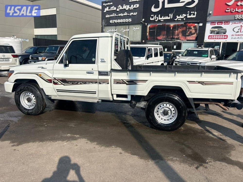 تويوت لاند كروزر شاص LX .V6  موديل 2009 ماشى 580.000 k.m  وارد الخليج3