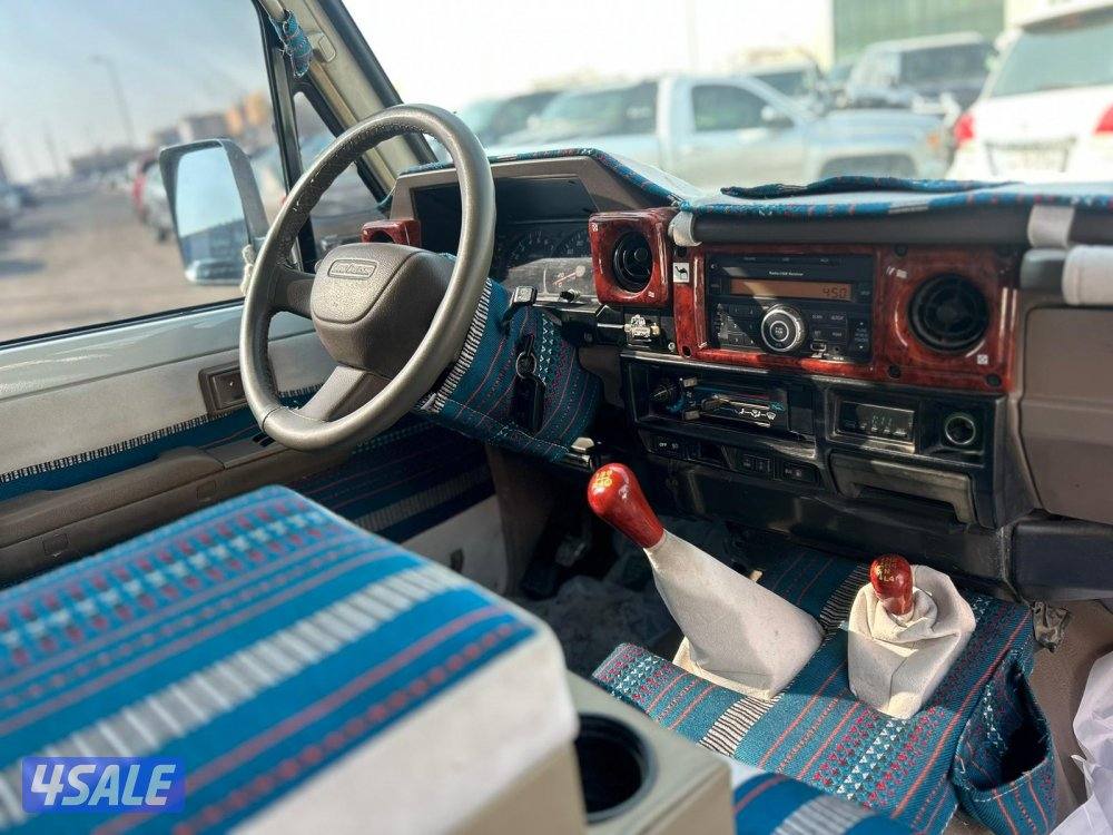 تويوت لاند كروزر شاص LX .V6  موديل 2009 ماشى 580.000 k.m  وارد الخليج5