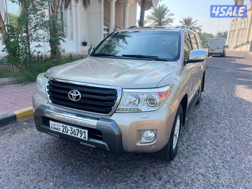 لاندكروز موديل ٢٠١٢الساير ماشي ٢٣٠الف صبغ وكاله ماعدا قطعه ٨سلندر0