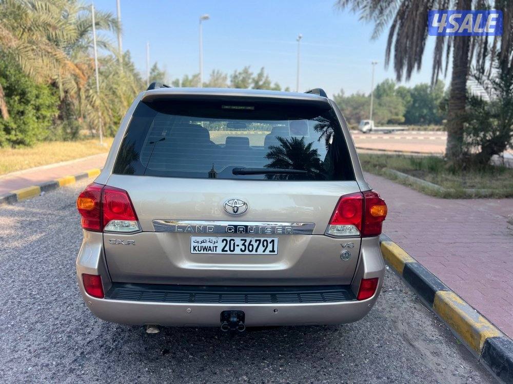 لاندكروز موديل ٢٠١٢الساير ماشي ٢٣٠الف صبغ وكاله ماعدا قطعه ٨سلندر3