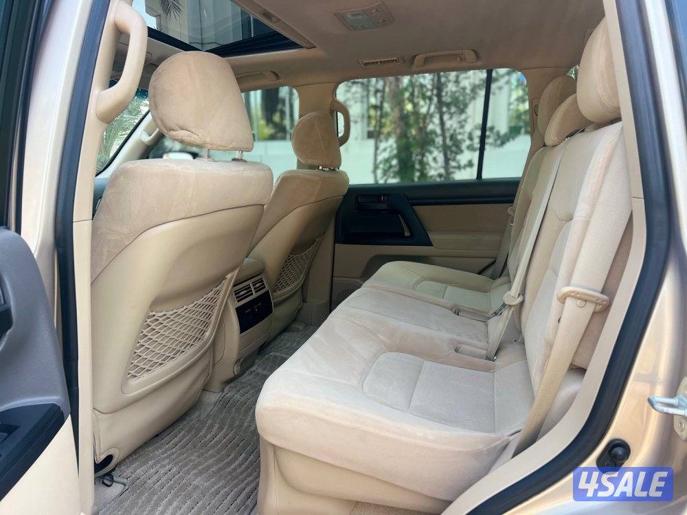 لاندكروز موديل ٢٠١٢الساير ماشي ٢٣٠الف صبغ وكاله ماعدا قطعه ٨سلندر7