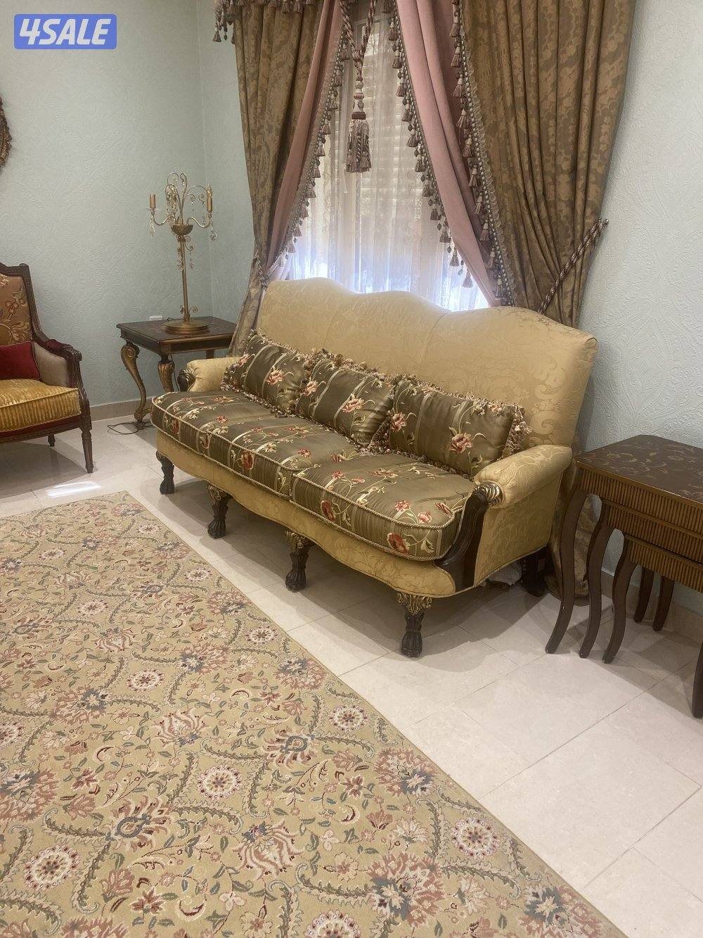 طقم نظيف من مجمع الحميضي بالشويخ  وطقم كامل من رومانتك2