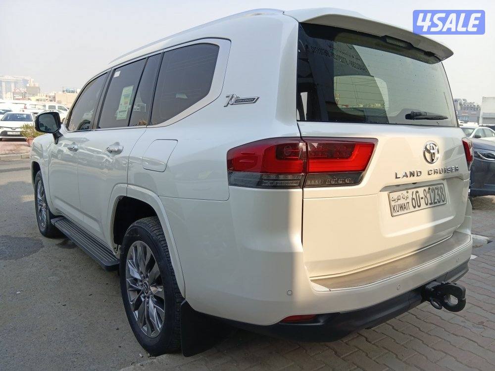 لاندكروزر VX 2022  ماشي 78الف صبغ الوكالة ماعدا قطعتين شرط الفحص3