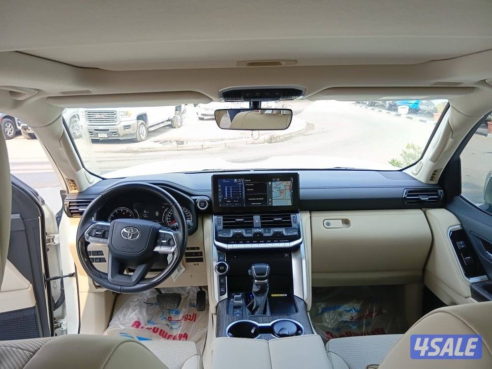 لاندكروزر VX 2022  ماشي 78الف صبغ الوكالة ماعدا قطعتين شرط الفحص6