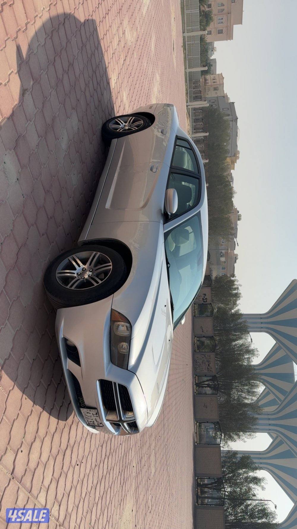 للبيع دودج شارجر 20121