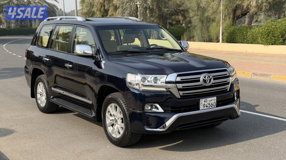 لاندكروزر 2017 8 سلندر1