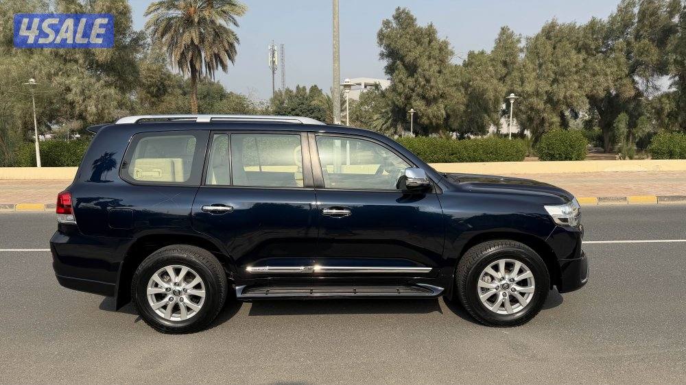 لاندكروزر 2017 8 سلندر4