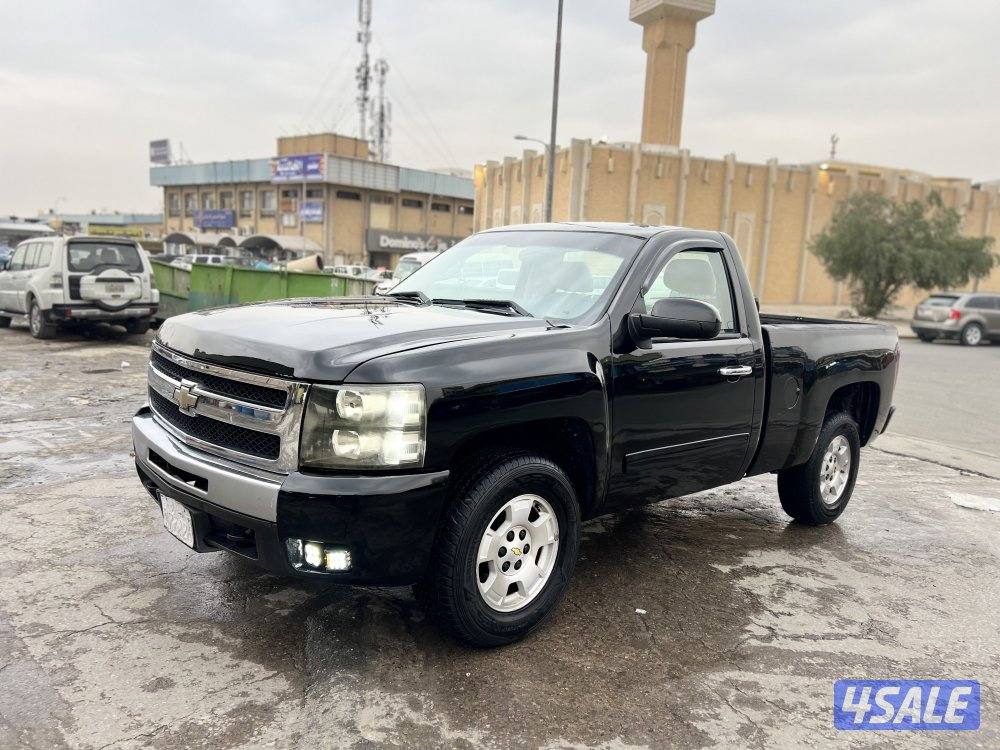 ‏للبيع وانيت سلفرادو موديل2011 المكينة الكبيرة ستة غيار دبل2