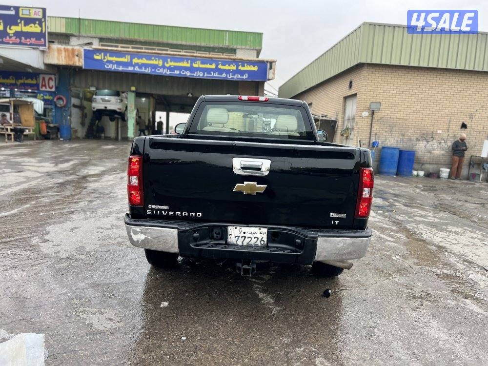 ‏للبيع وانيت سلفرادو موديل2011 المكينة الكبيرة ستة غيار دبل3