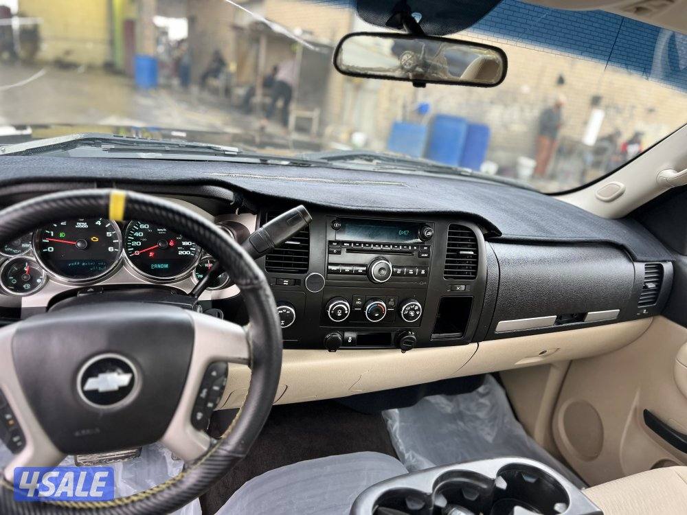 ‏للبيع وانيت سلفرادو موديل2011 المكينة الكبيرة ستة غيار دبل10