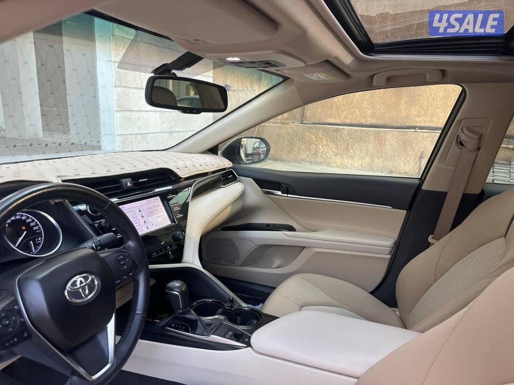 للبيع تويوتا كامري موديل 20185