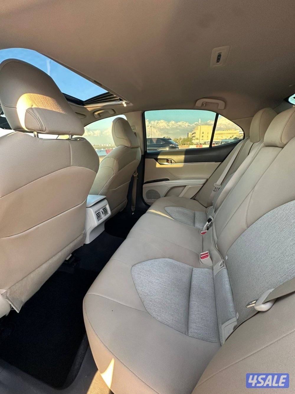 للبيع تويوتا كامري موديل 20186