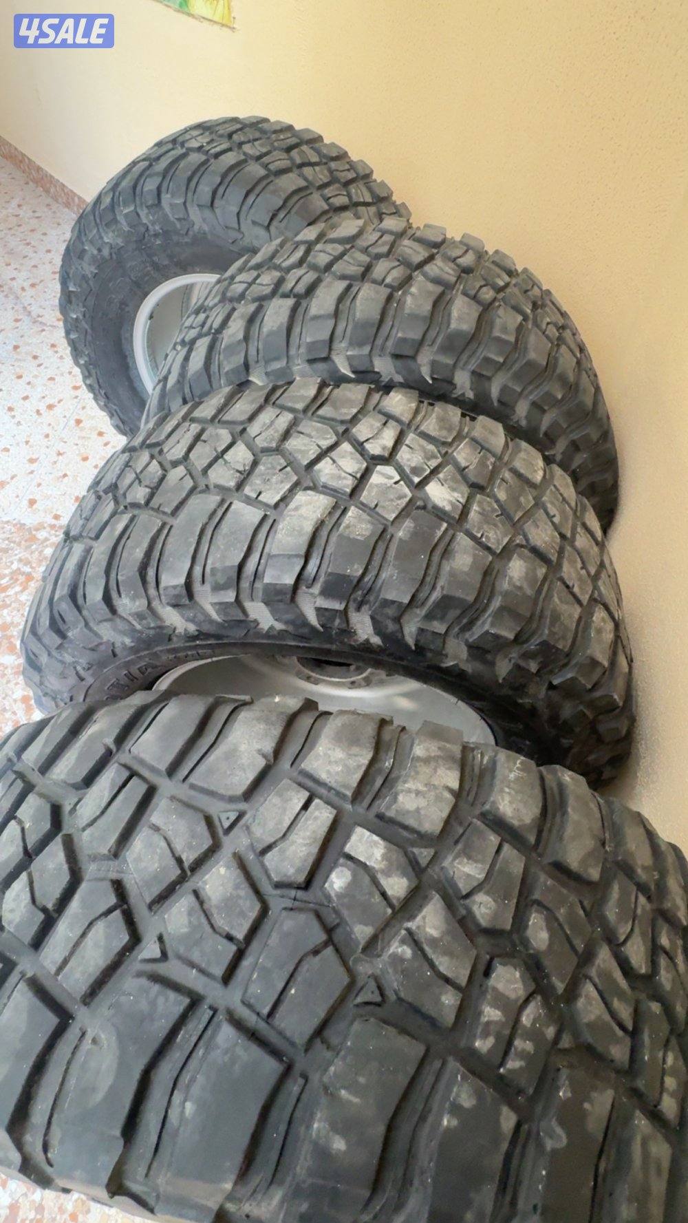 للبيع رنقات KMC وارد قطر حجم ١٧ معاهم تواير فل حجري ٣٣2