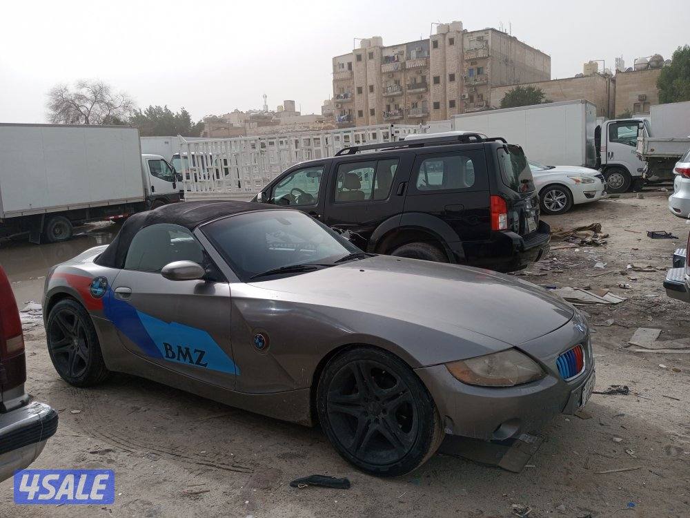 BMW Z4 رودستر – سبورت – حالة جيدة
للبيع سيارة BMW Z4
سقف قماشي (Conver1