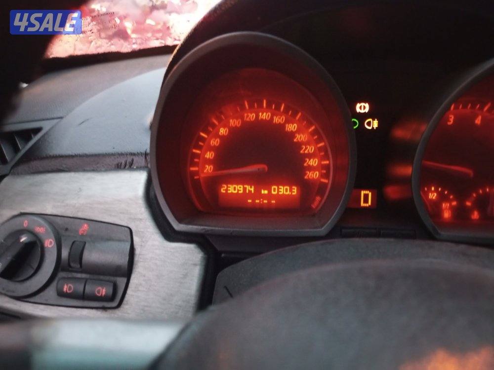 BMW Z4 رودستر – سبورت – حالة جيدة
للبيع سيارة BMW Z4
سقف قماشي (Conver13