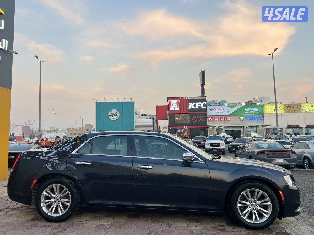 للبيع كرايزلر C300 موديل 2019 الفل عداد1403