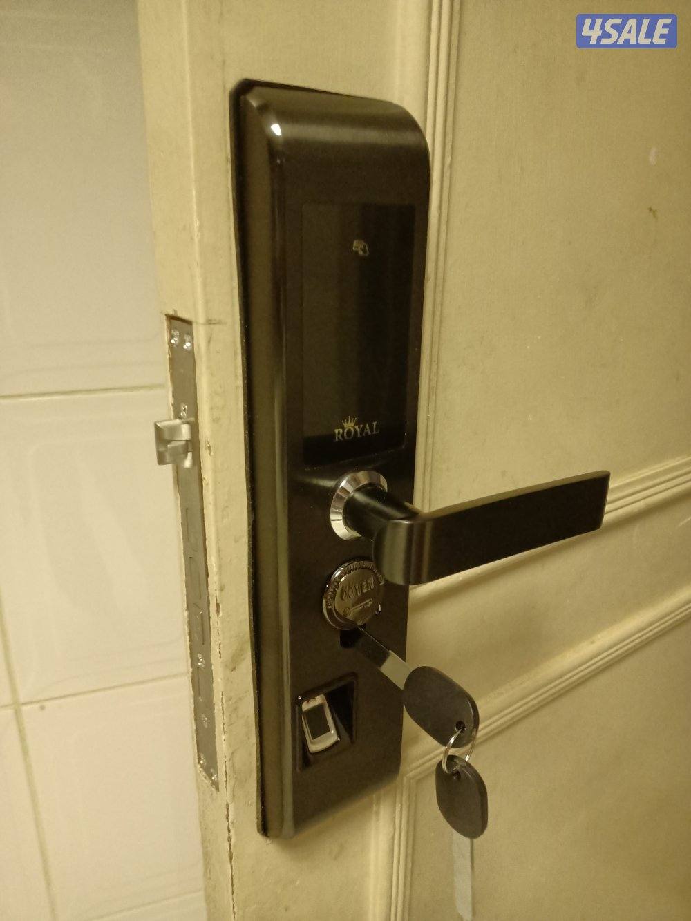 نجار لعمل جميع الأبواب وقص وحف وتصليح الابواب تبديل فتح أبواب وتبديل ا11