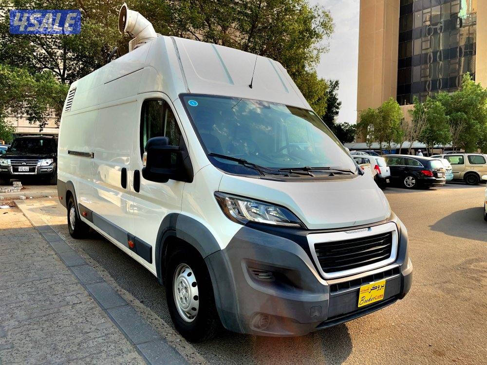 بيجو… فود تراك…موديل 2016 العداد 3 الاف كم1