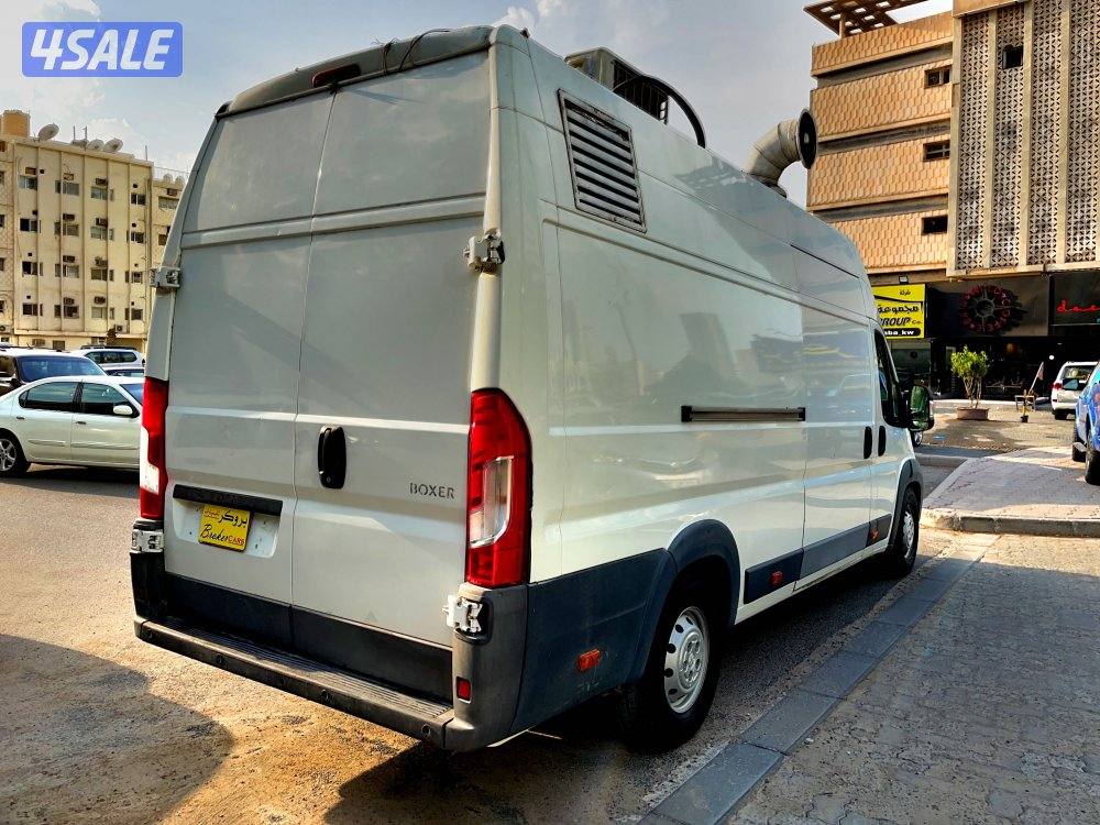 بيجو… فود تراك…موديل 2016 العداد 3 الاف كم3