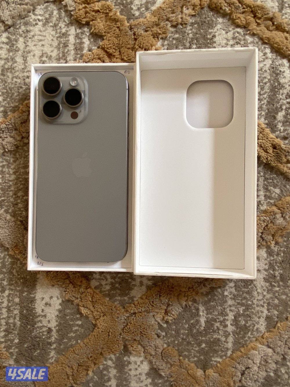 للبيع ايفون 15 برو ماكس1