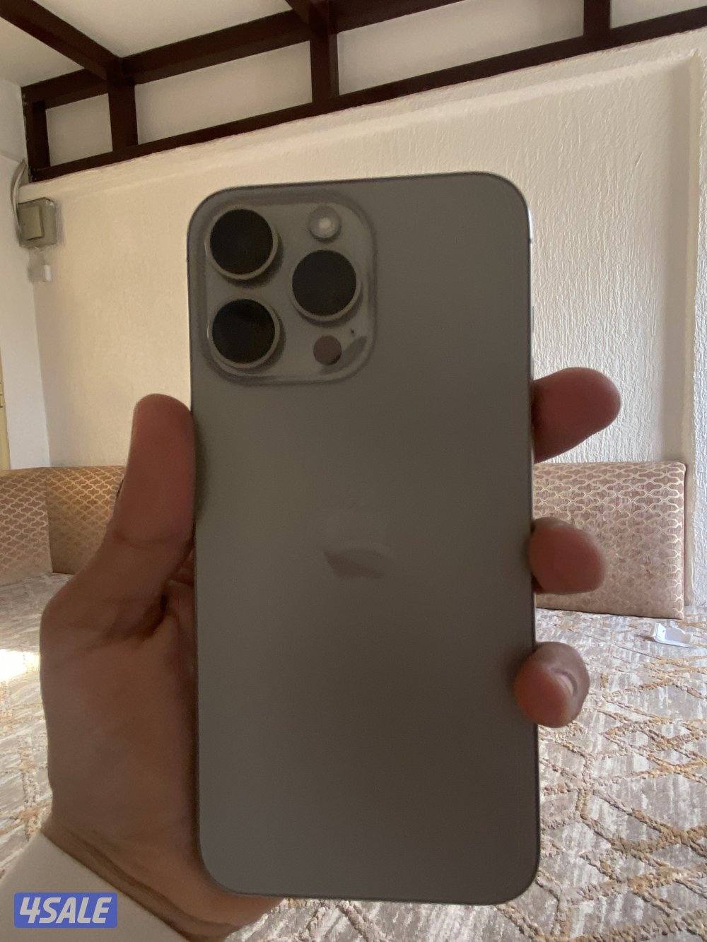 للبيع ايفون 15 برو ماكس4