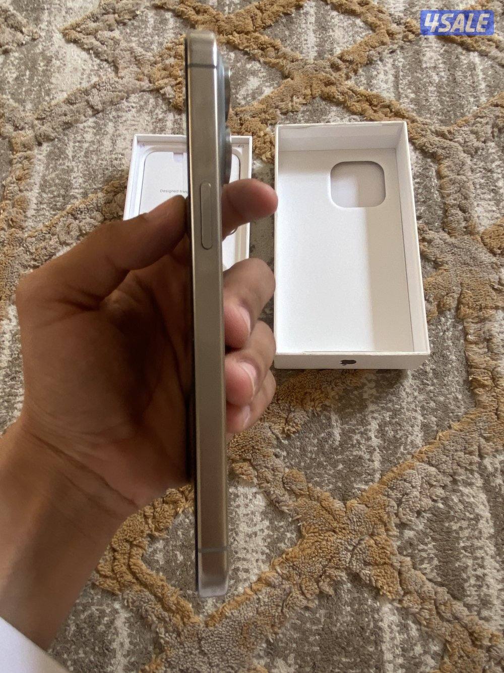 للبيع ايفون 15 برو ماكس8