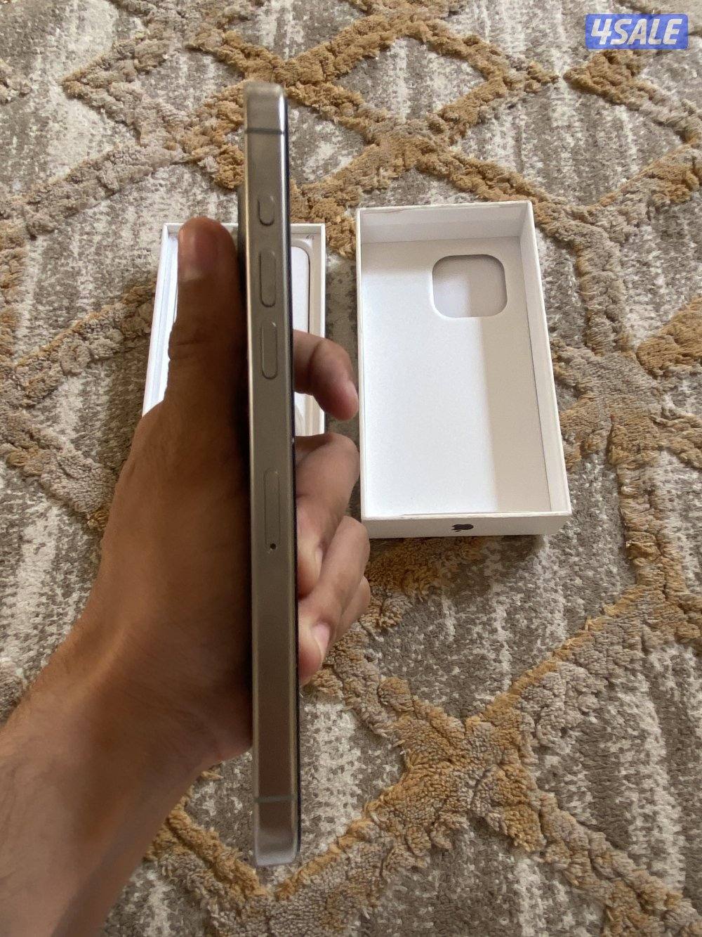 للبيع ايفون 15 برو ماكس9