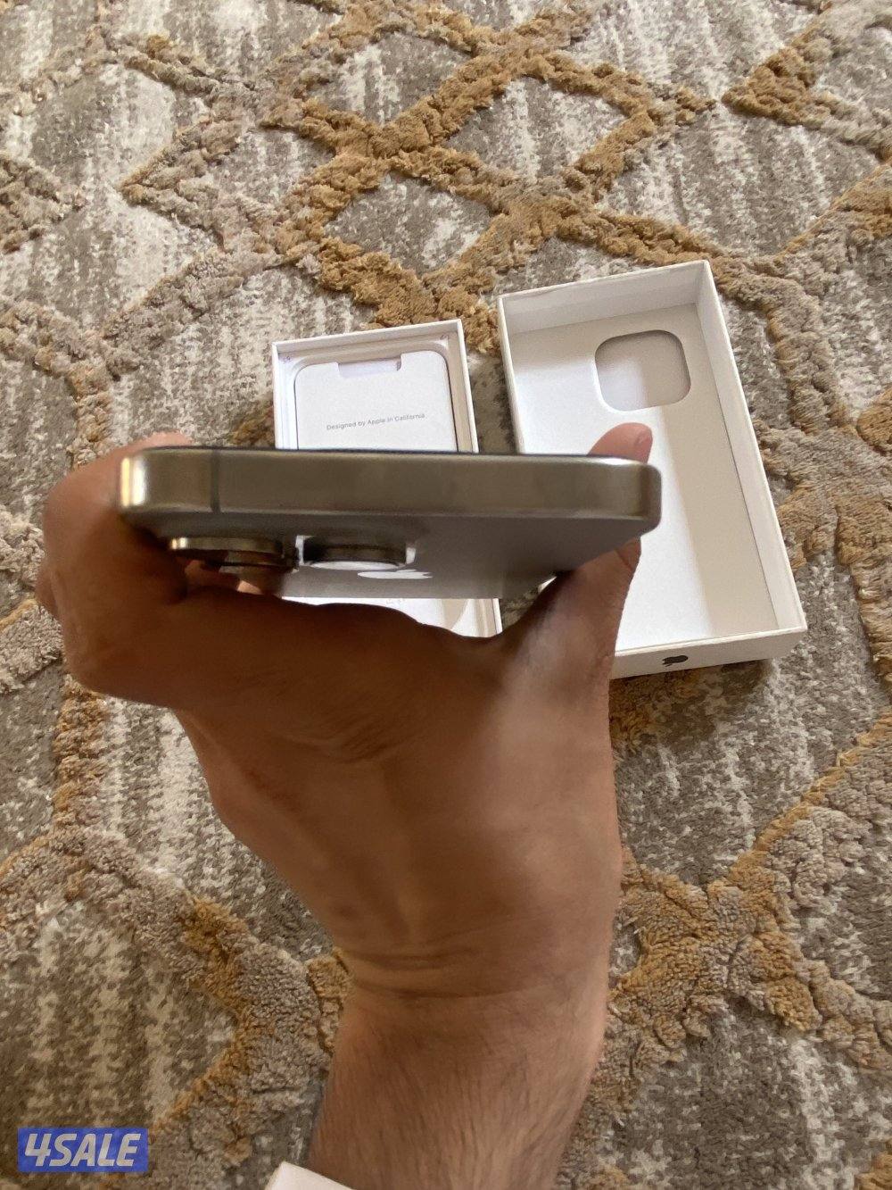 للبيع ايفون 15 برو ماكس11