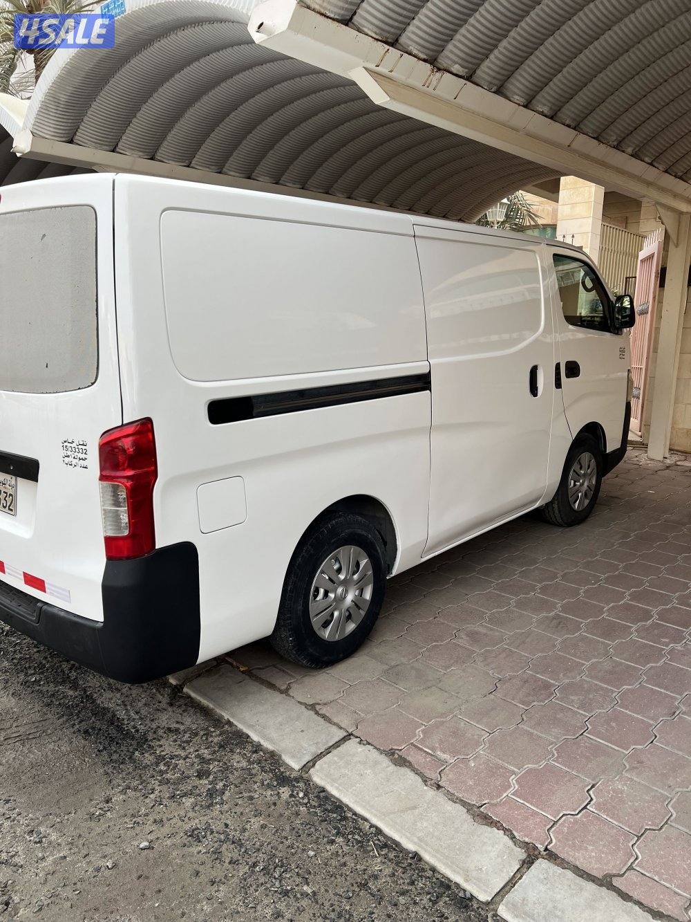 باص مغلق . موديل ٢٠١٤ ماشي 138,000km0