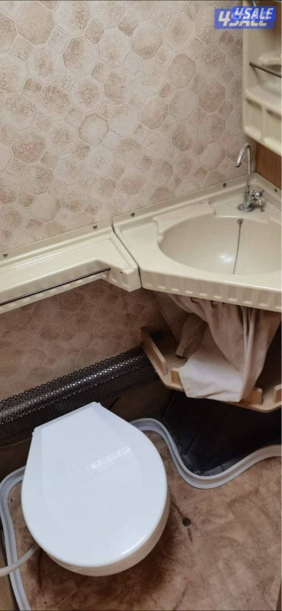 السلام عليكم للبيع كرفان اوربي في طاقة شمسية و وتانكي ماي اضافي + تانك2