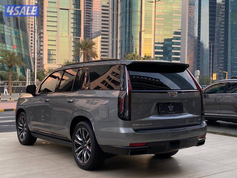 كاديلاك اسكاليد سبورت موديل 2023 عداد40 الف كيلو فقط تحت كفاله شرط فحص2