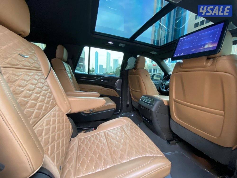 كاديلاك اسكاليد سبورت موديل 2023 عداد40 الف كيلو فقط تحت كفاله شرط فحص7