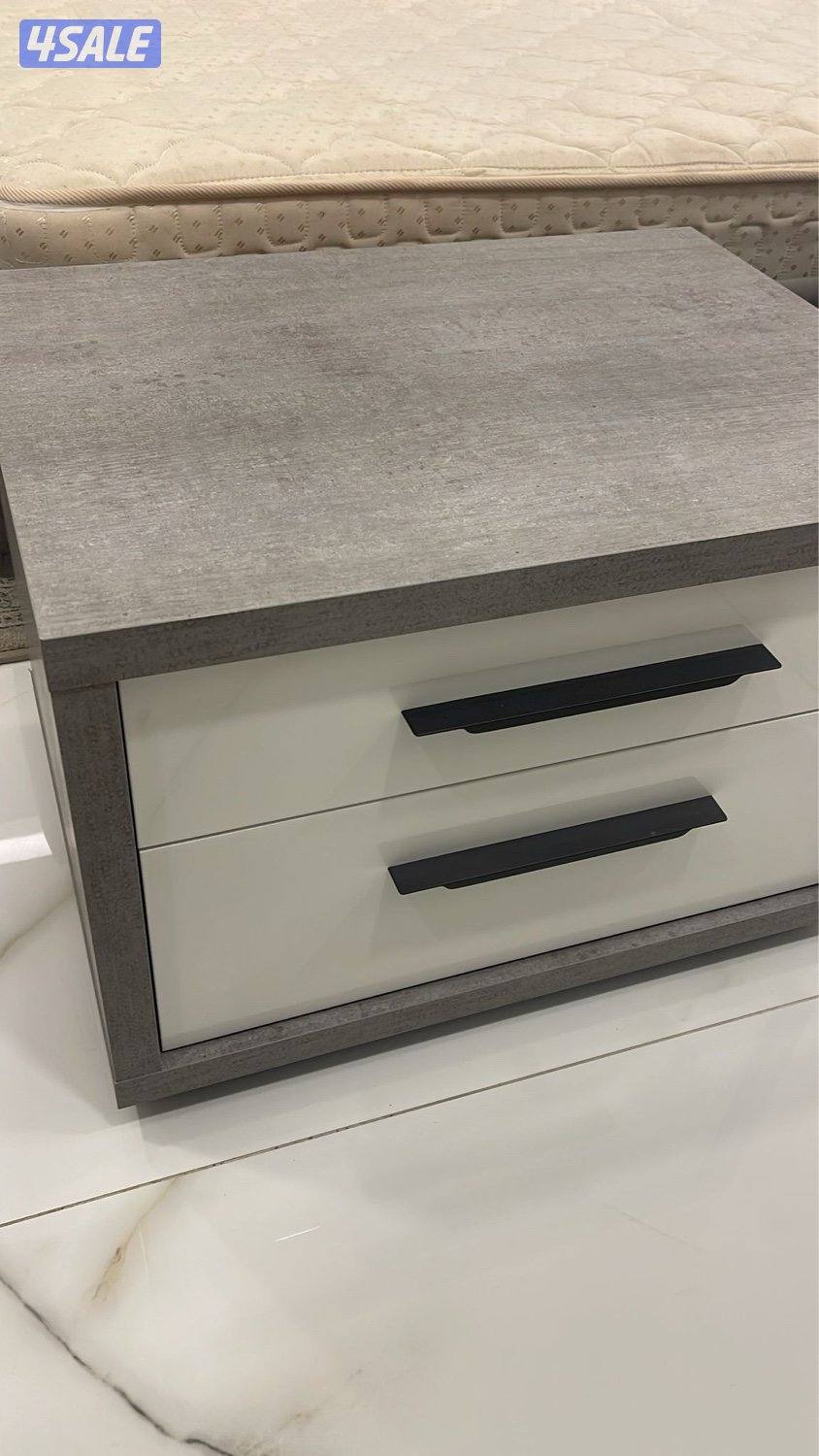 غرفه نوم سرير و ٢ كمدينه0