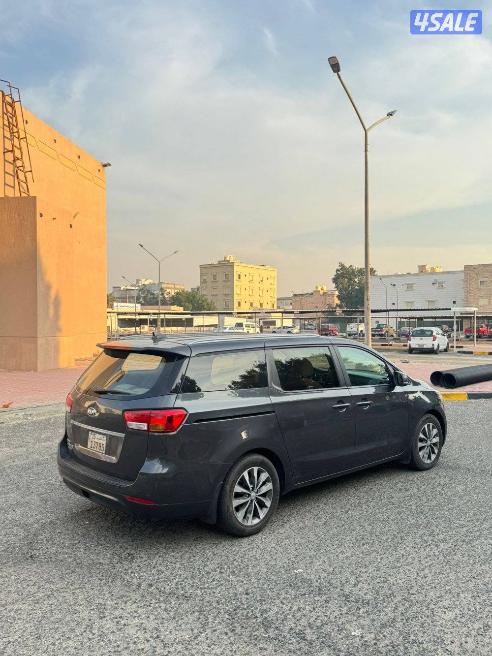 للبيع كيا كرنفال 20184