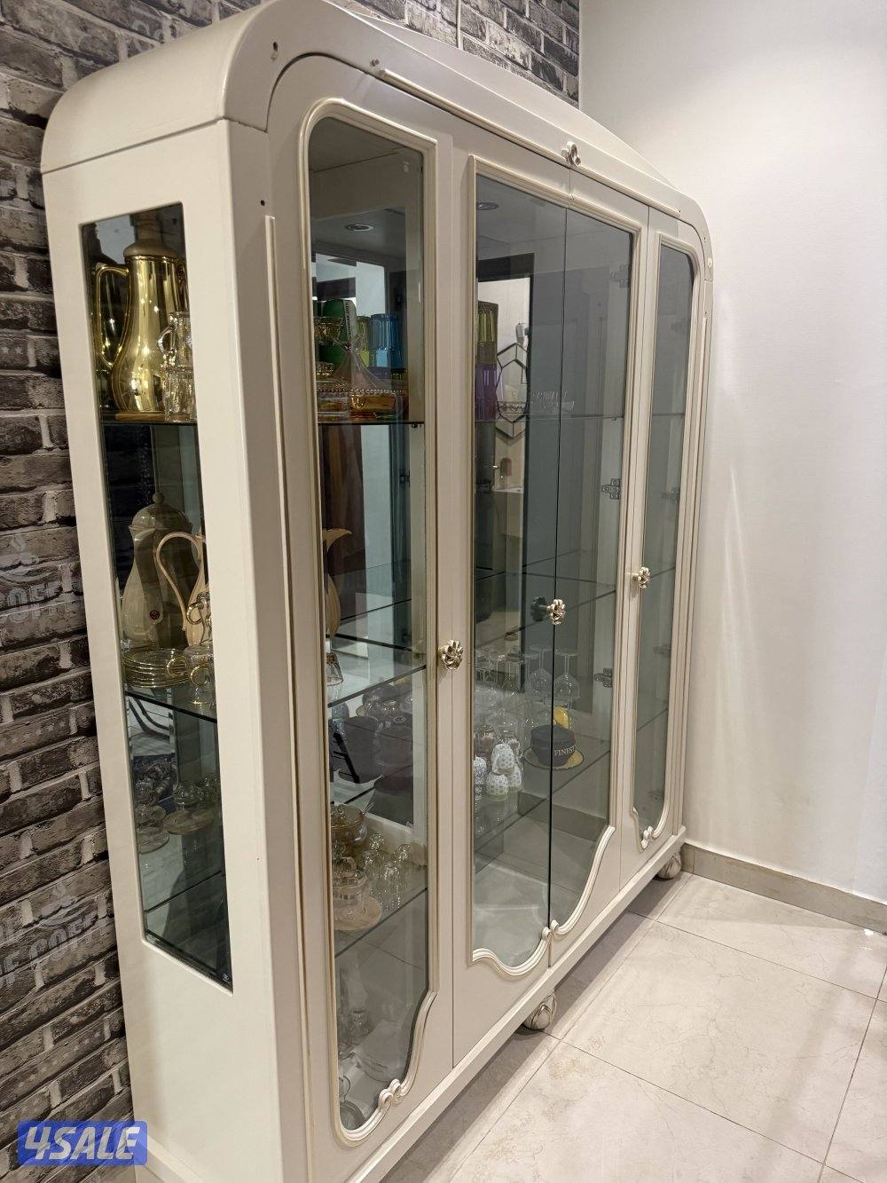 للبيع بوفيه مواعين من صفاة هوم1