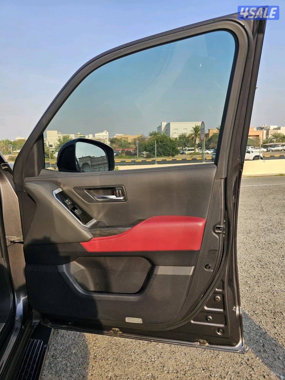 Toyota Land Cruiser Gr10