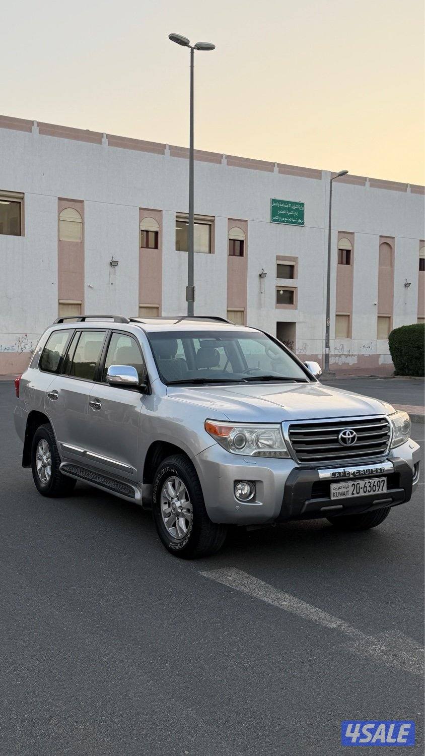 للبيع لاند كروز  ( 2013 )  G.X.R2