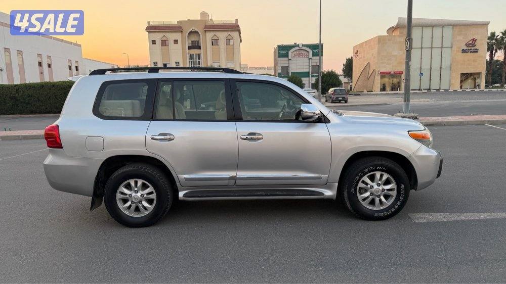 للبيع لاند كروز  ( 2013 )  G.X.R3